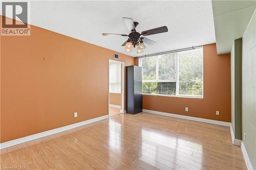 7 Gale Crescent Unit# B3, St. Catharines, ON - Indoor Photo Showing Other Room