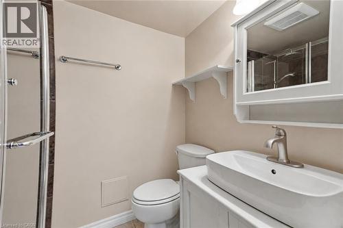 7 Gale Crescent Unit# B3, St. Catharines, ON - Indoor Photo Showing Bathroom