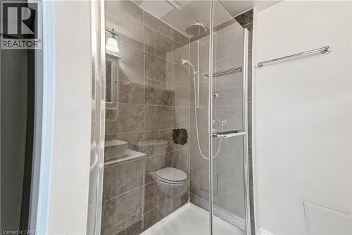 7 Gale Crescent Unit# B3, St. Catharines, ON - Indoor Photo Showing Bathroom