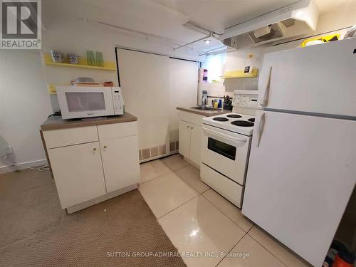 LOWER - 31 GILPIN AVENUE , Toronto, Ontario M6M 1G7 4