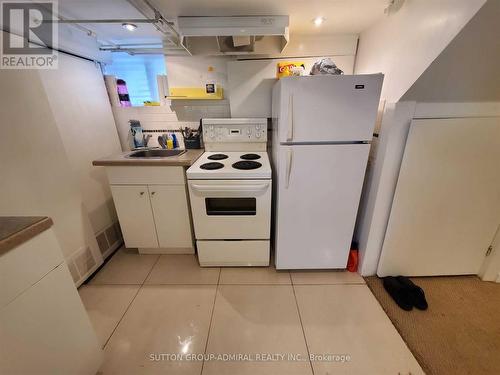 LOWER - 31 GILPIN AVENUE , Toronto, Ontario M6M 1G7 5