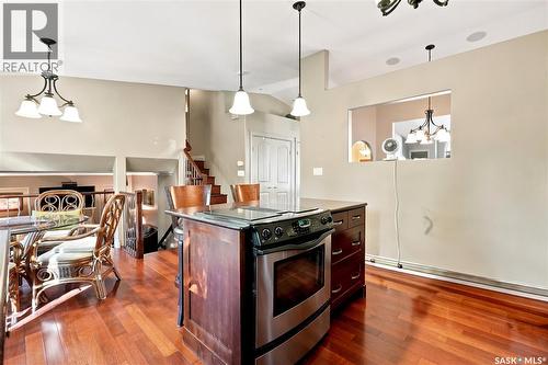 506 Vincent Crescent, Saskatoon, SK - Indoor Photo Showing Kitchen