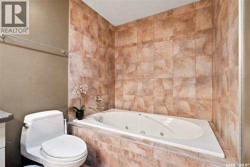 506 Vincent Crescent, Saskatoon, SK - Indoor Photo Showing Bathroom