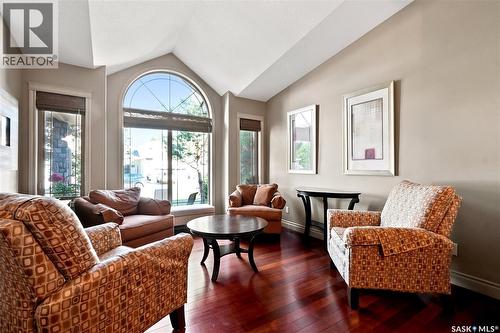 506 Vincent Crescent, Saskatoon, SK - Indoor Photo Showing Living Room