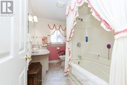 Main Floor 4 Piece Bathroom - 