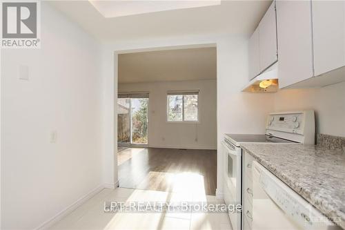 121 Erin Crescent, Ottawa, ON - Indoor