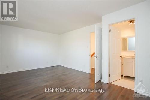 121 Erin Crescent, Ottawa, ON - Indoor Photo Showing Other Room