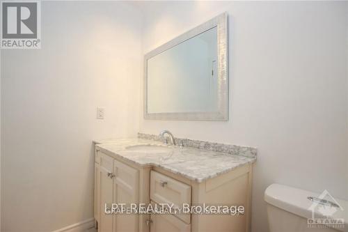 121 Erin Crescent, Ottawa, ON - Indoor Photo Showing Bathroom