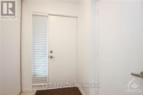 121 Erin Crescent, Ottawa, ON - Indoor Photo Showing Other Room