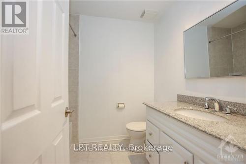 121 Erin Crescent, Ottawa, ON - Indoor Photo Showing Bathroom