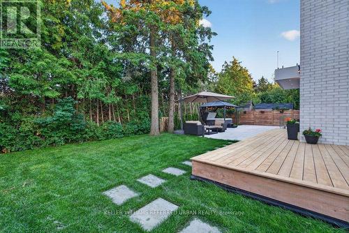 11 Knowles Crescent, Aurora, ON - Outdoor