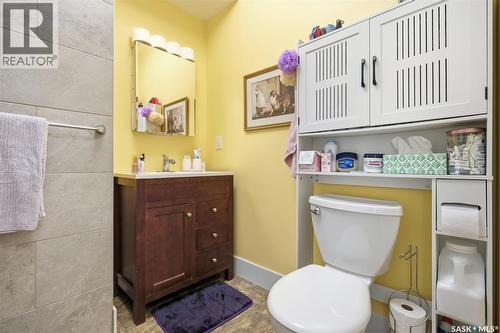 916 Temperance Street, Saskatoon, SK - Indoor Photo Showing Bathroom