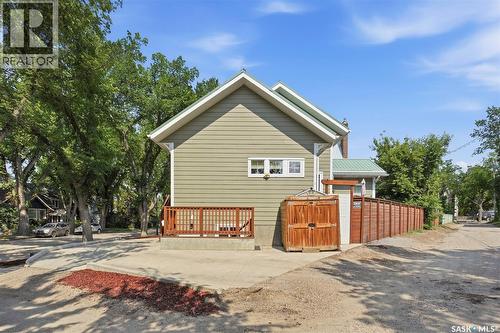 916 Temperance Street, Saskatoon, SK - Outdoor