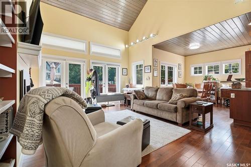 916 Temperance Street, Saskatoon, SK - Indoor Photo Showing Living Room
