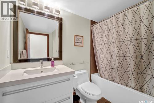 102 110 Phelps Way, Saskatoon, SK - Indoor Photo Showing Bathroom