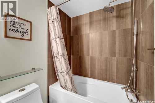 102 110 Phelps Way, Saskatoon, SK - Indoor Photo Showing Bathroom