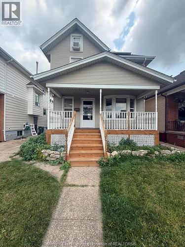 1058 Moy, Windsor, ON - Outdoor With Deck Patio Veranda
