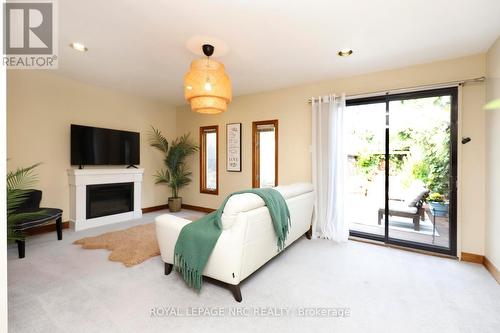 266 London Street S, Hamilton, ON - Indoor