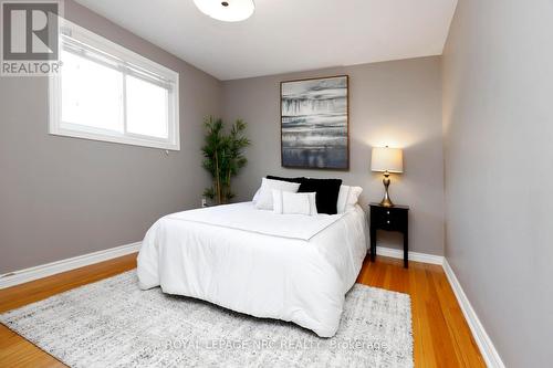 266 London Street S, Hamilton, ON - Indoor Photo Showing Bedroom