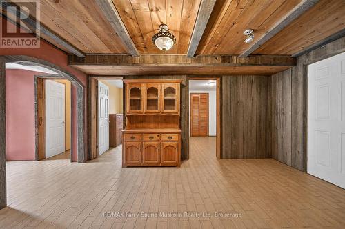 1011 Orange Lodge Road, Muskoka Lakes (Medora), ON - Indoor