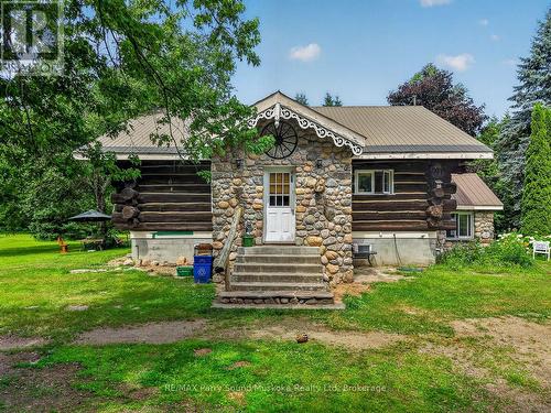 1011 Orange Lodge Road, Muskoka Lakes (Medora), ON - Outdoor