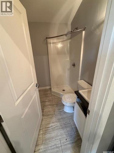 1313 G Avenue N, Saskatoon, SK - Indoor Photo Showing Bathroom