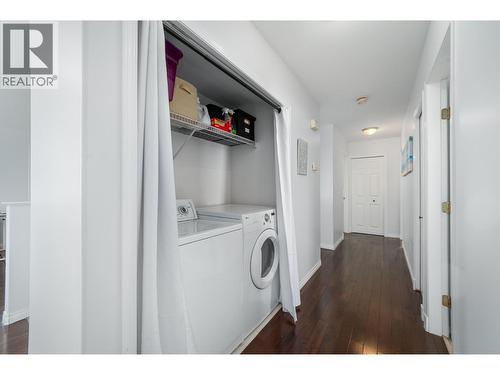 110 Wyndham Crescent, Kelowna, BC - Indoor Photo Showing Laundry Room