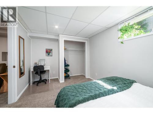 110 Wyndham Crescent, Kelowna, BC - Indoor Photo Showing Bedroom