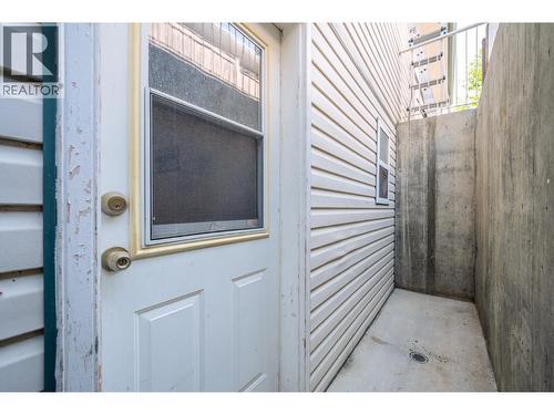 110 Wyndham Crescent, Kelowna, BC - Outdoor With Exterior