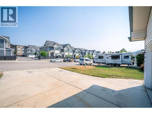 110 Wyndham Crescent, Kelowna, BC - Outdoor