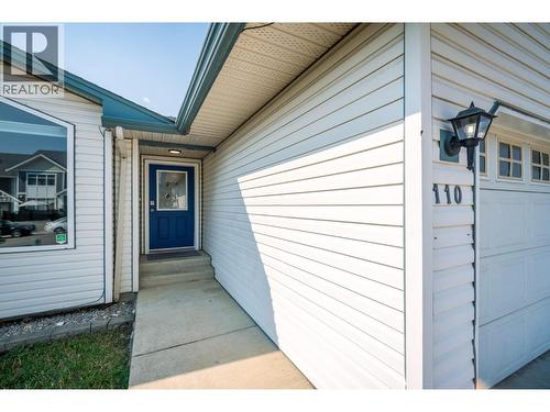 110 Wyndham Crescent, Kelowna, BC - Outdoor With Exterior