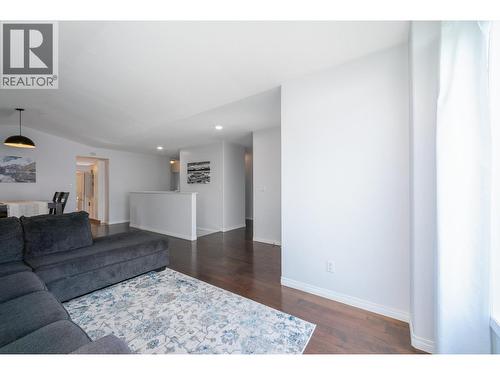 110 Wyndham Crescent, Kelowna, BC - Indoor
