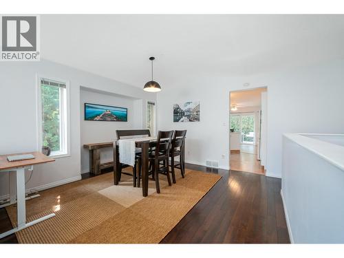 110 Wyndham Crescent, Kelowna, BC - Indoor Photo Showing Dining Room