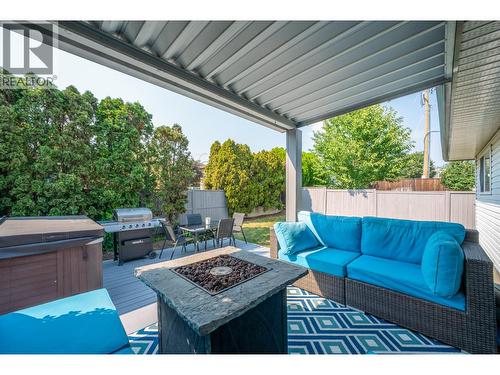 110 Wyndham Crescent, Kelowna, BC - Outdoor With Deck Patio Veranda With Exterior