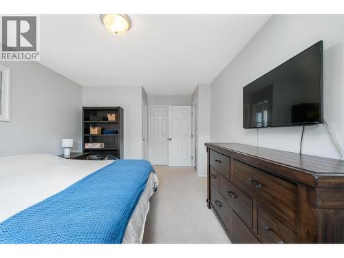 110 Wyndham Crescent, Kelowna, BC - Indoor Photo Showing Bedroom