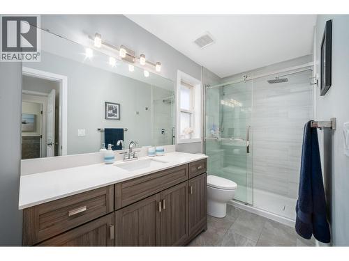 110 Wyndham Crescent, Kelowna, BC - Indoor Photo Showing Bathroom