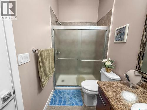 110 S Avenue S, Saskatoon, SK - Indoor Photo Showing Bathroom