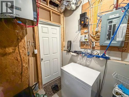 110 S Avenue S, Saskatoon, SK - Indoor