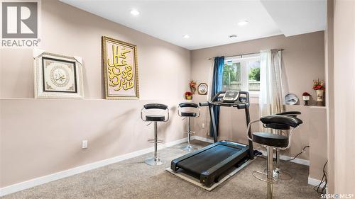 110 S Avenue S, Saskatoon, SK - Indoor Photo Showing Gym Room