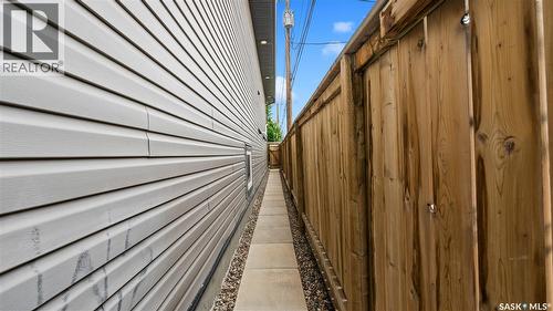 110 S Avenue S, Saskatoon, SK - Outdoor