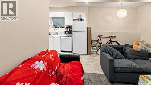 110 S Avenue S, Saskatoon, SK - Indoor
