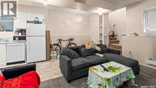110 S Avenue S, Saskatoon, SK - Indoor Photo Showing Kitchen