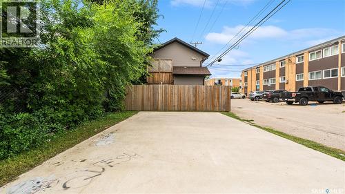 110 S Avenue S, Saskatoon, SK - Outdoor