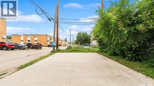110 S Avenue S, Saskatoon, SK - Outdoor