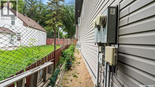 110 S Avenue S, Saskatoon, SK - Outdoor