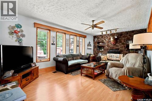 4 Pine Street, Katepwa Beach, SK - Indoor Photo Showing Living Room