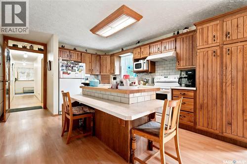 4 Pine Street, Katepwa Beach, SK - Indoor Photo Showing Kitchen