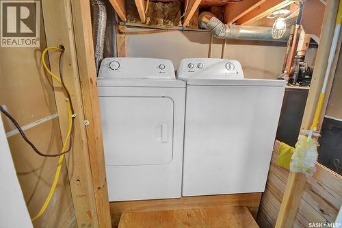 524 Maple Crescent, Warman, SK - Indoor Photo Showing Laundry Room