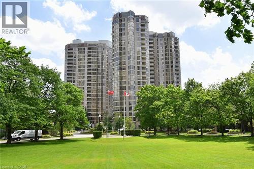 55 KINGSBRIDGE GARDEN Circle Unit# 2210  Mississauga, ON L5R 1Y1