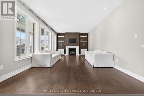 1 Sunset Way, Thorold, ON - Indoor With Fireplace